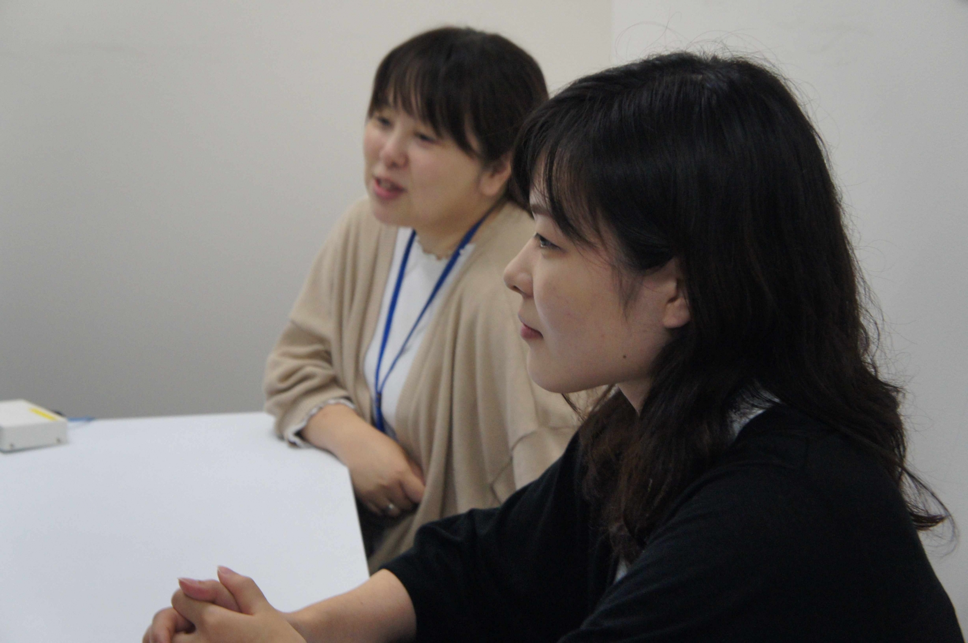 チームで協力し合いながら業務を進めていきます