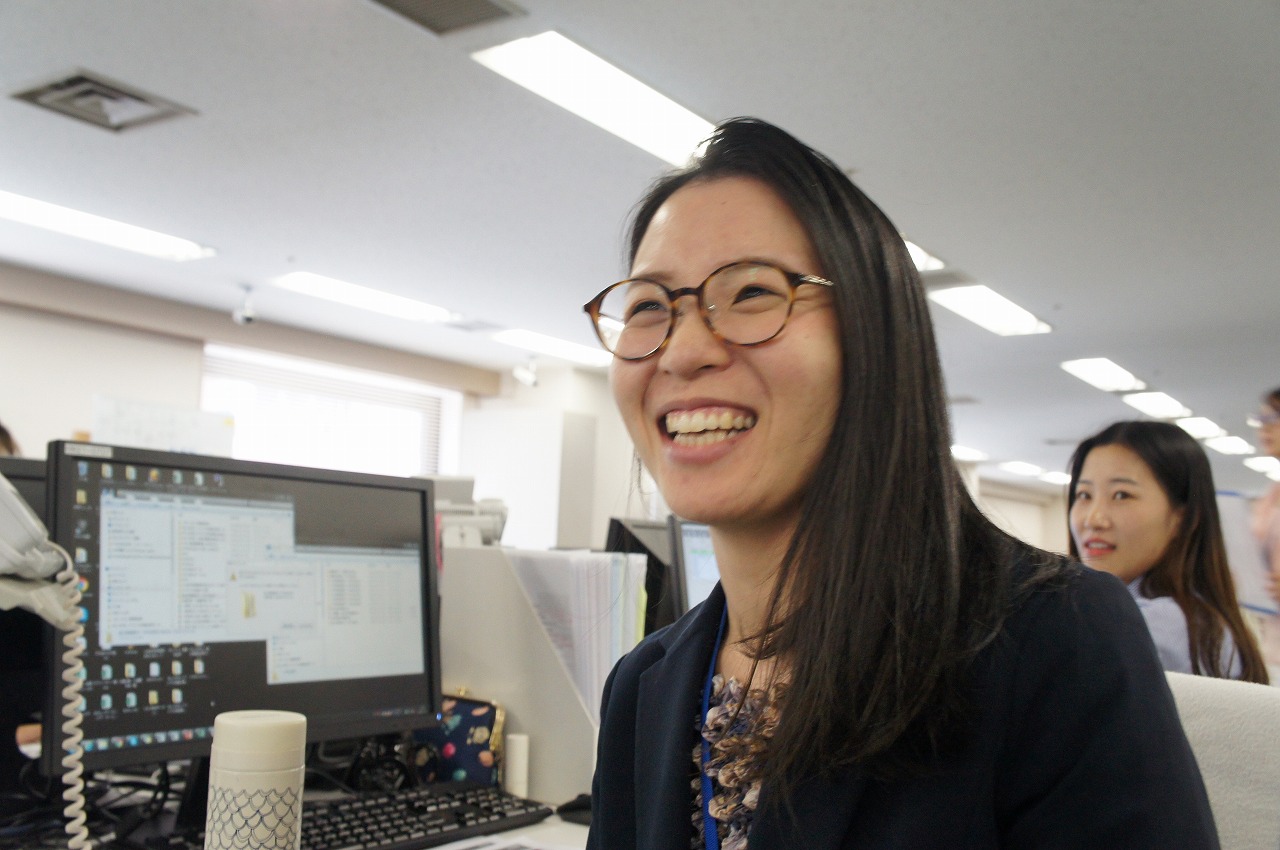 チームで協力し合いながら業務を進めていきます